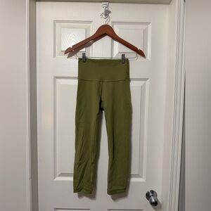 Lululemon wunder train high rise crop size 4 euc